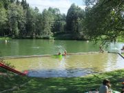 Kinderbecken mit Rutsche