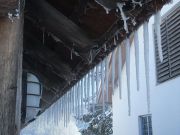 Eiszapfen an der Säge