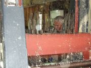 Das Gatter in Betrieb, Späne fliegen